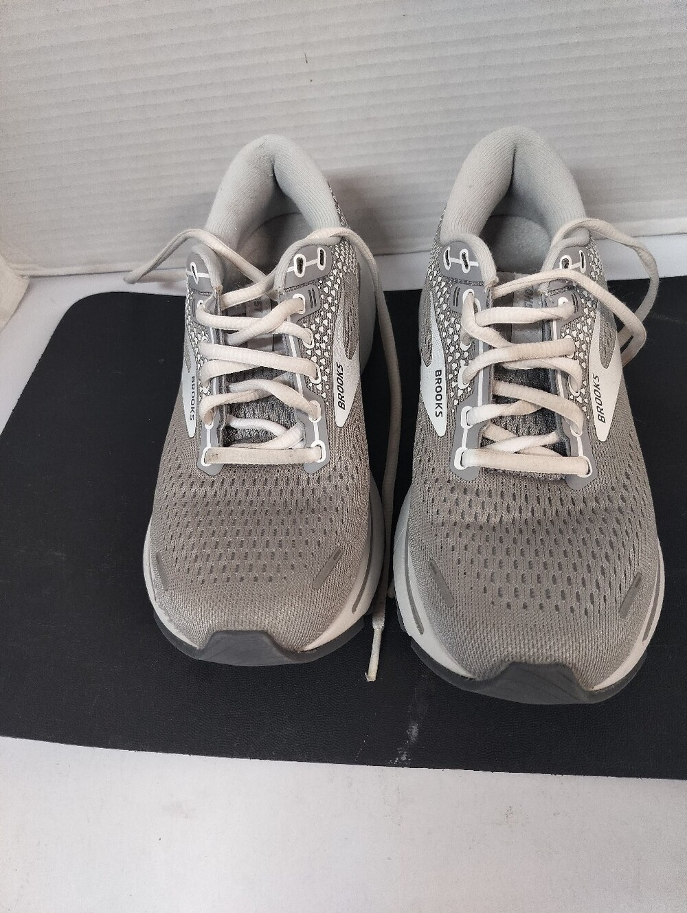 Brooks Ghost 14 Womens Shoe 6.5 Gray 120356-1B-089 Running Walking Gym Sneaker